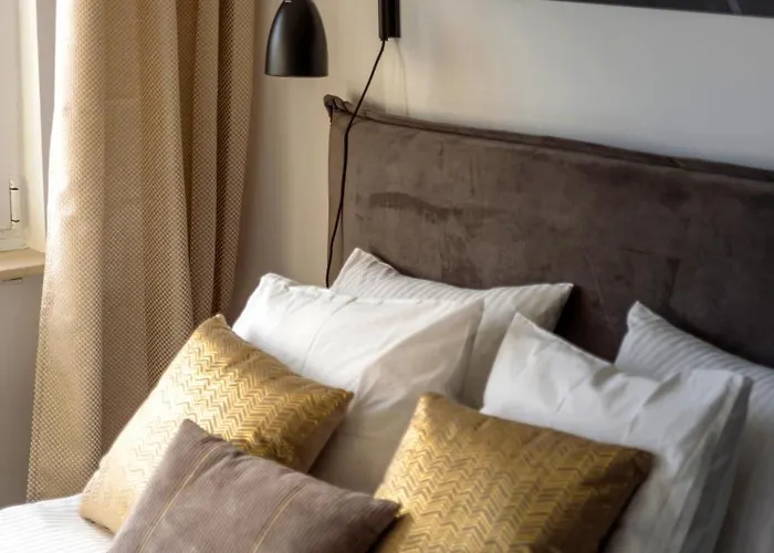 Des Roses Place Des Martyrs Hyper Centre * Schieren