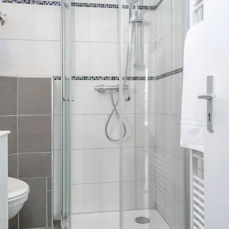 Des Roses Place Des Martyrs Hyper Centre * Schieren